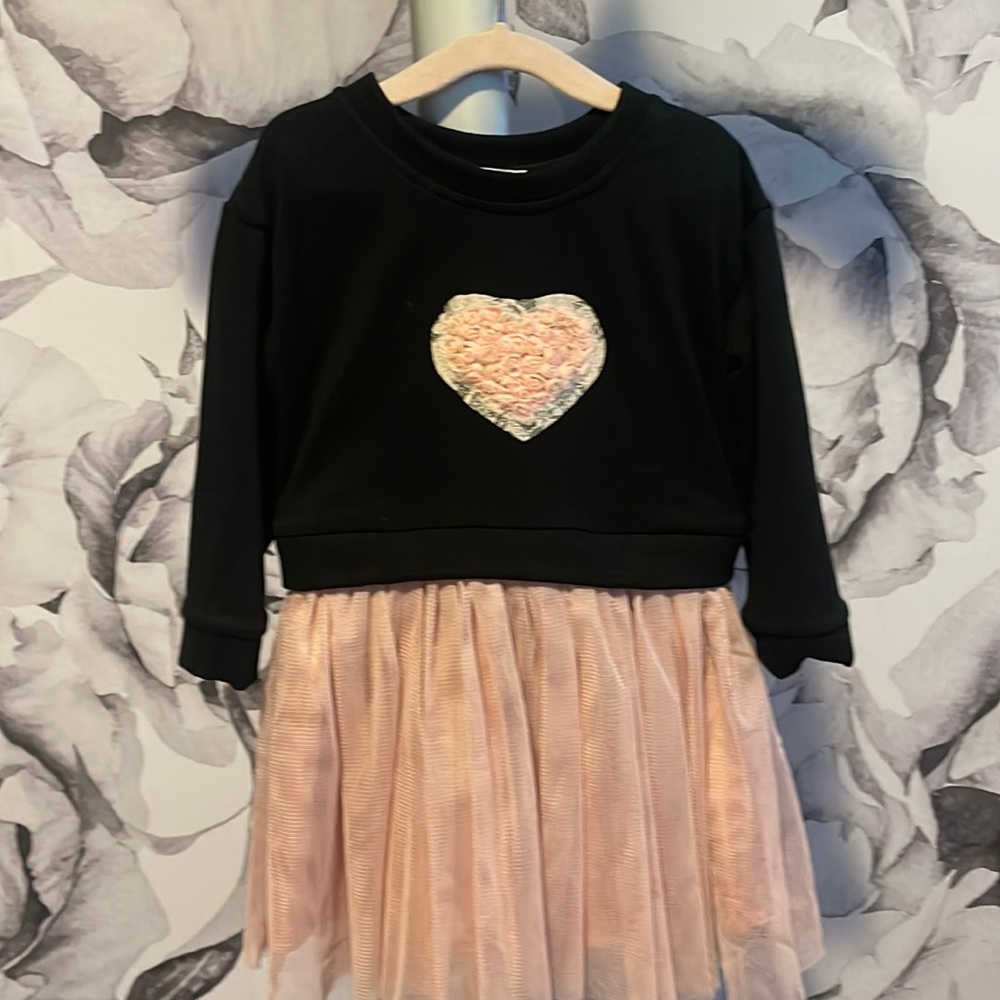 Fleece and tulle little girls dress. Black and dusty rose. Tulle is lined.